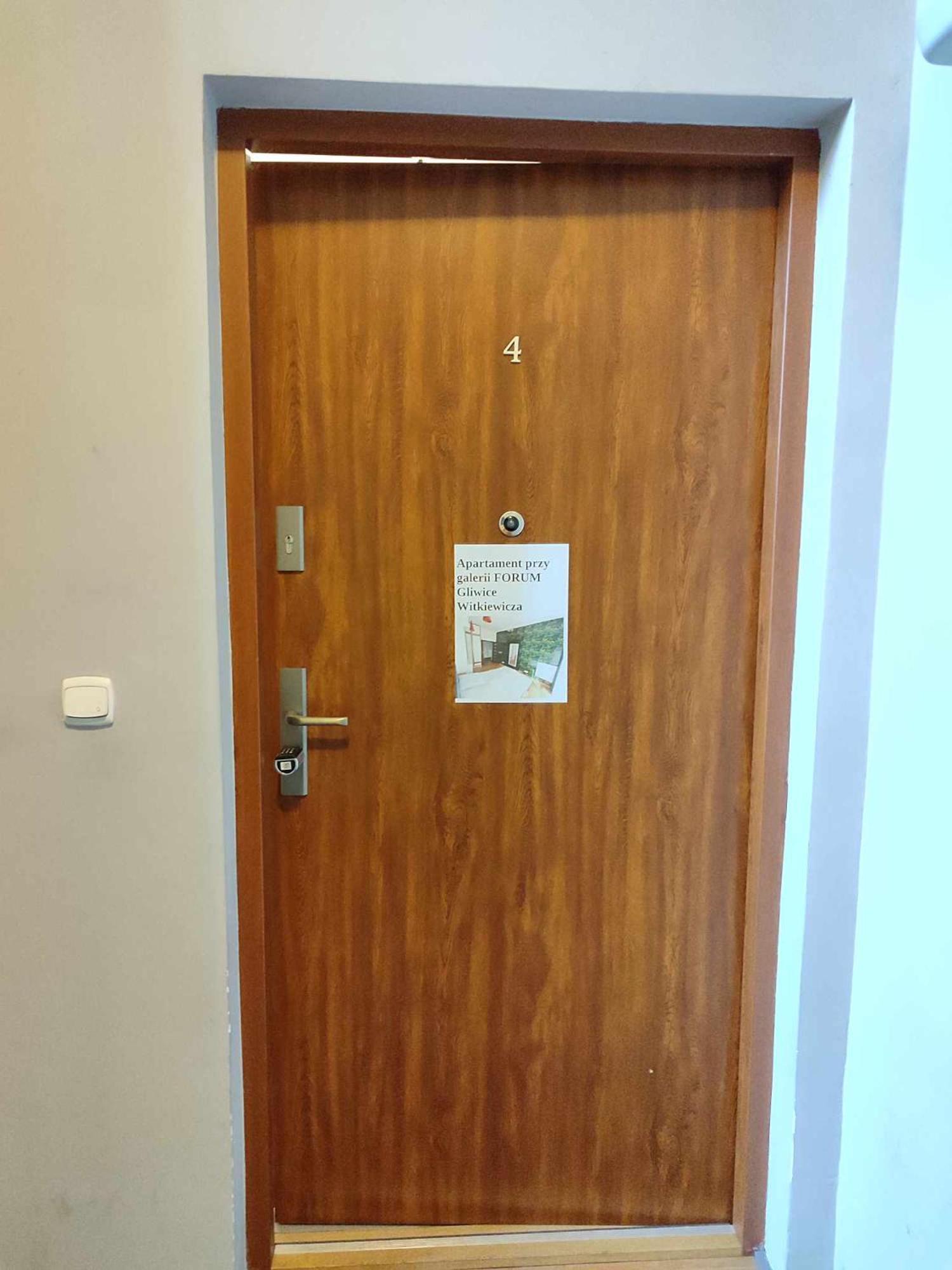 Apartament Przy Galerii Forum Gliwice Witkiewicza Kültér fotó